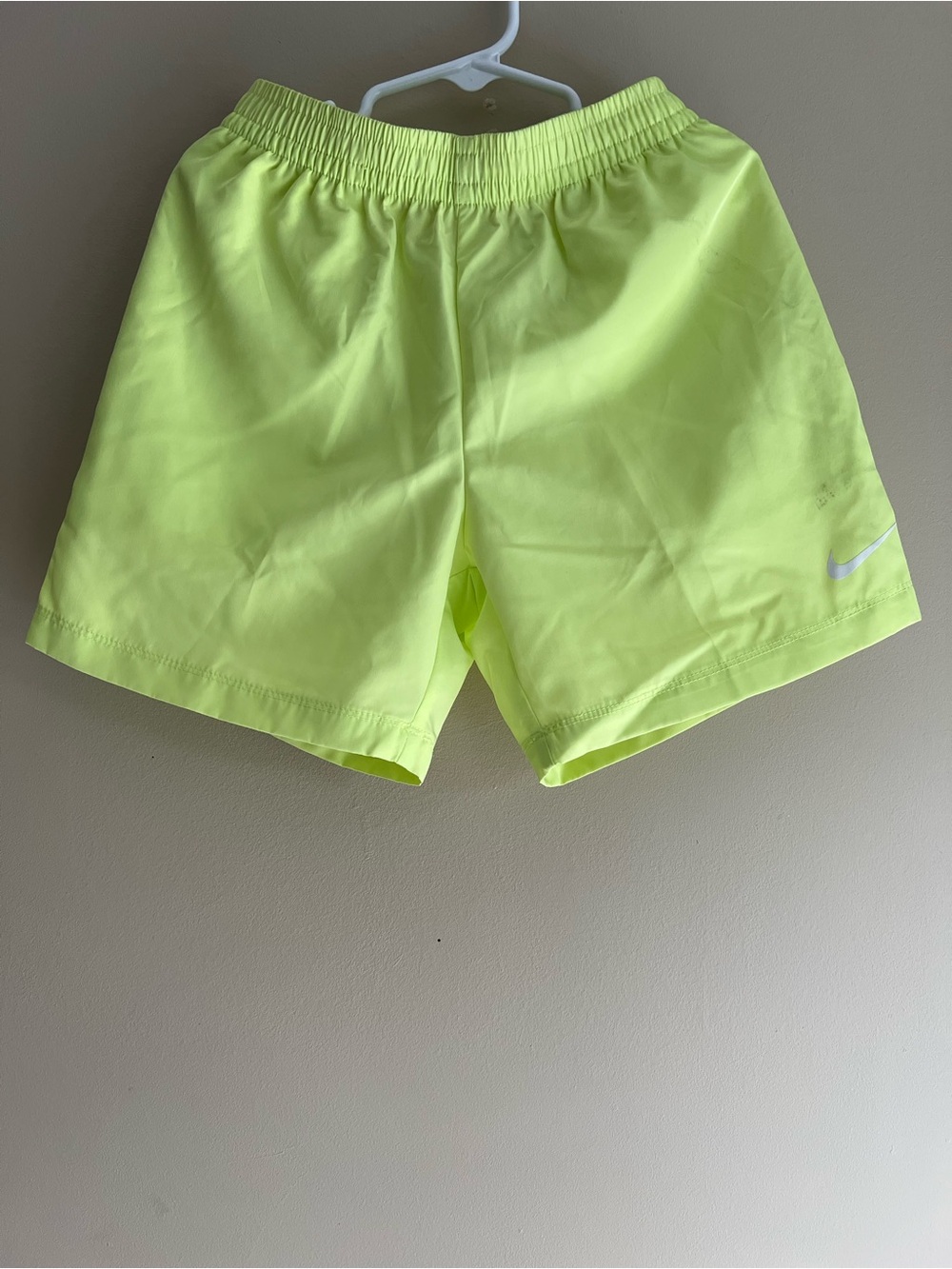 Nike Boys Dri-FIT Shorts Light Lemon Twist Neon Yellow Size 6 NWT